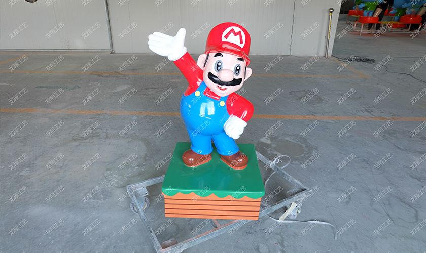 超级玛丽雕塑